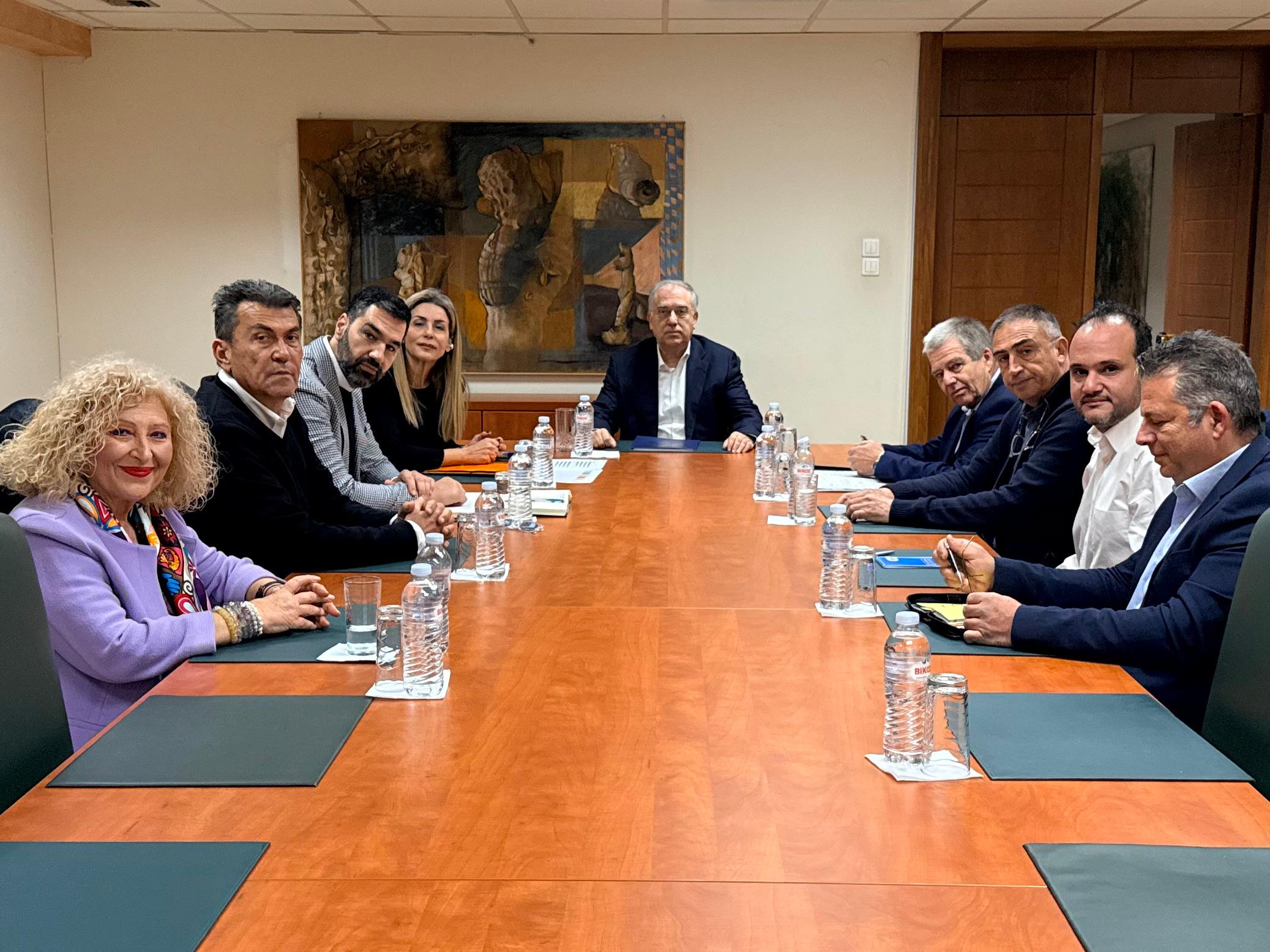 Τάκης Θεοδωρικάκος: “Αναγκαίο το πλαφόν για την προστασία της κοινωνίας από την αισχροκέρδεια – Θα διαρκέσει μέχρι τις 30 Ιουνίου”