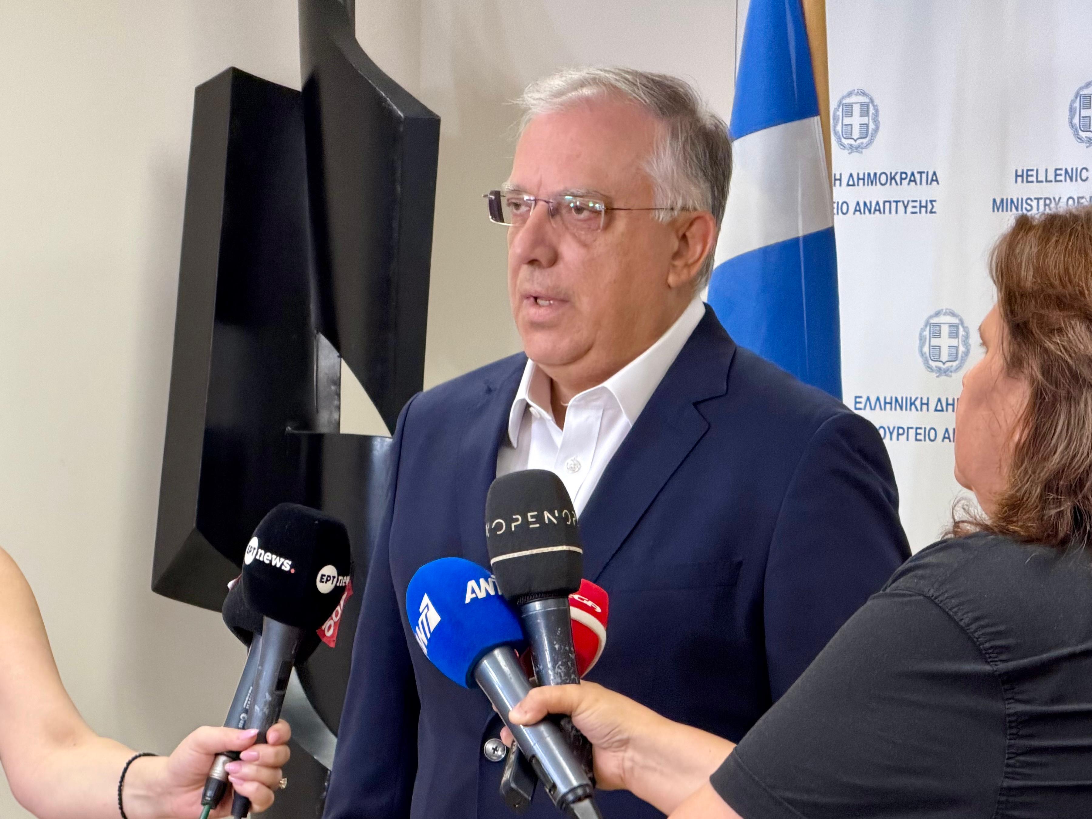 Τάκης Θεοδωρικάκος: “Στηρίζουμε το εισόδημα της ελληνικής οικογένειας, είμαστε μαζί με τους πολίτες”